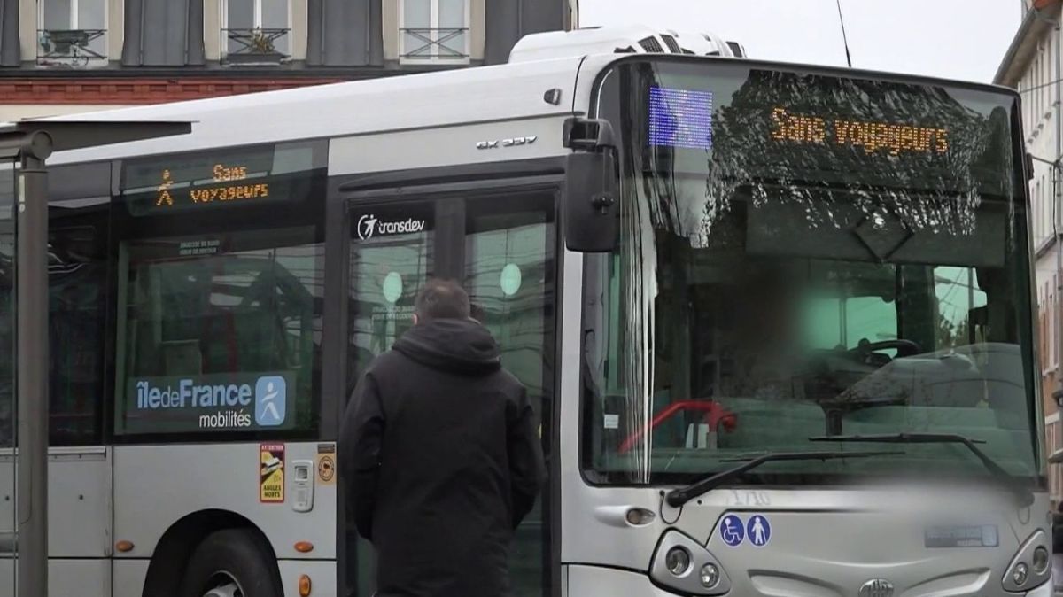 Vers un avenir sans chauffeur : les bus autonomes envahissent le Val-de-Marne