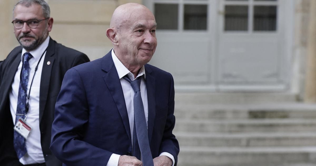 Claude Malhuret dénonce Trump : entre absurdité et dangers