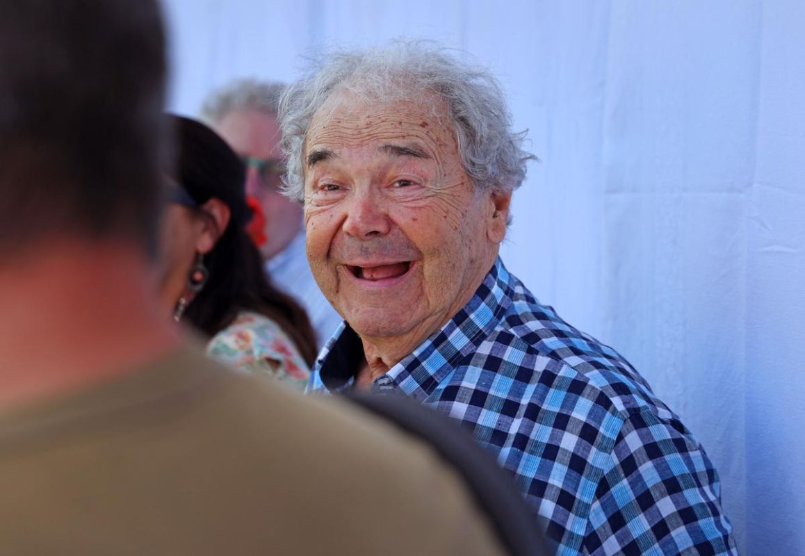 Pierre Perret rend hommage à sa mémé Anna, symbole de force et de respect