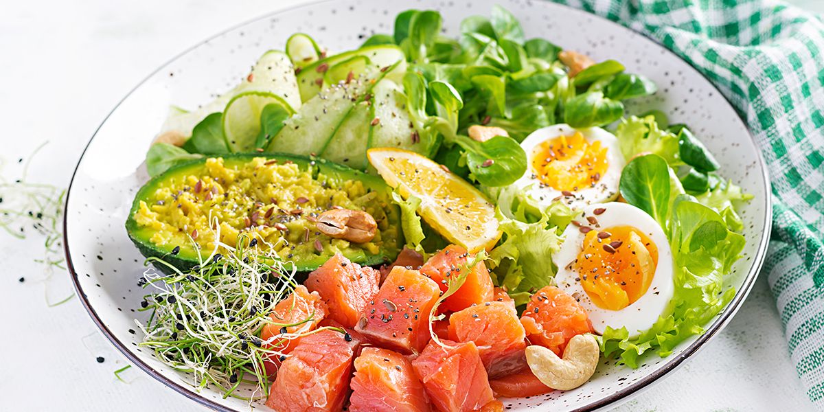 découvrez les 10 aliments essentiels pour une peau éclatante