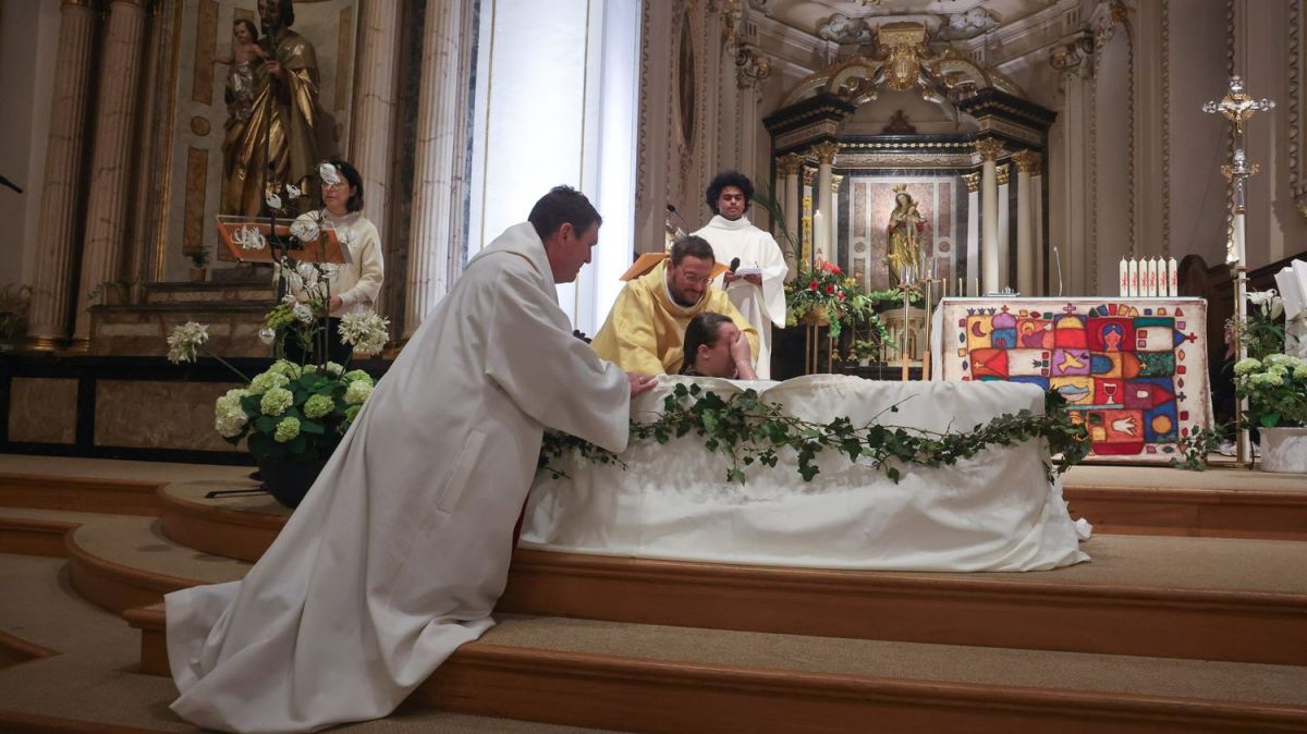 La plongée spirituelle : pourquoi de nouveaux baptisés s'éloignent de l'église
