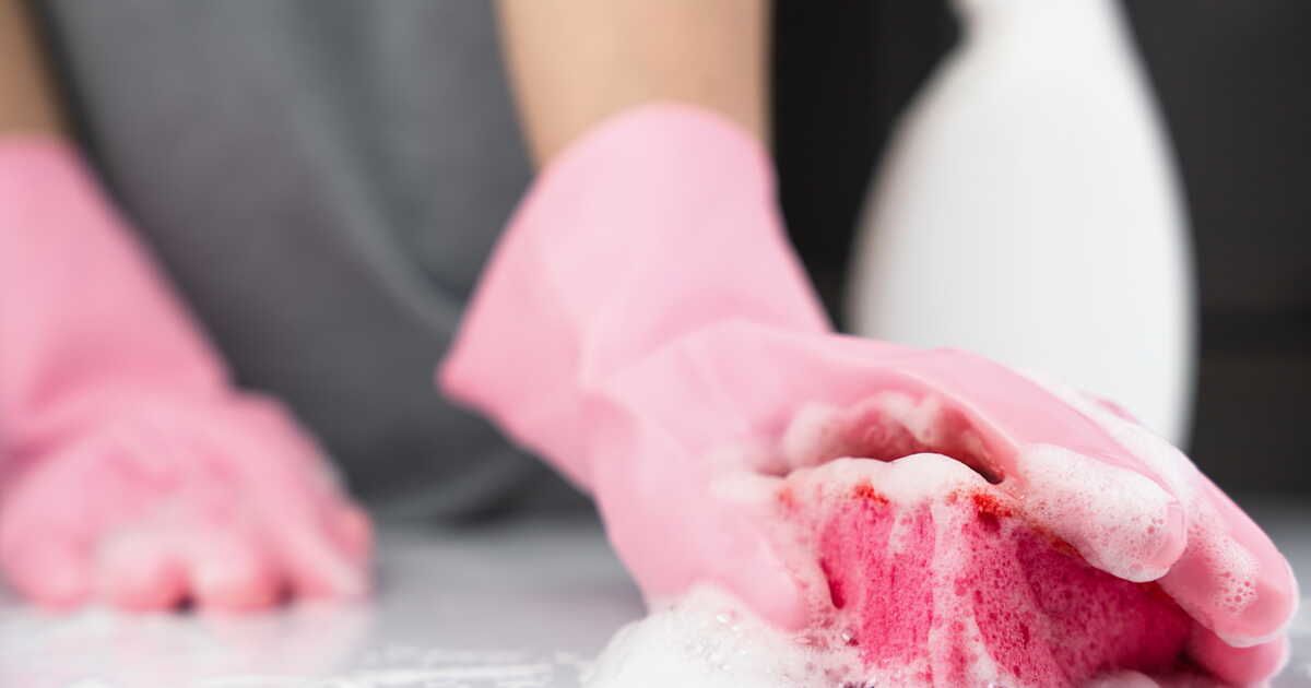 Les secrets d'un nettoyage efficace des façades de cuisine noires mates