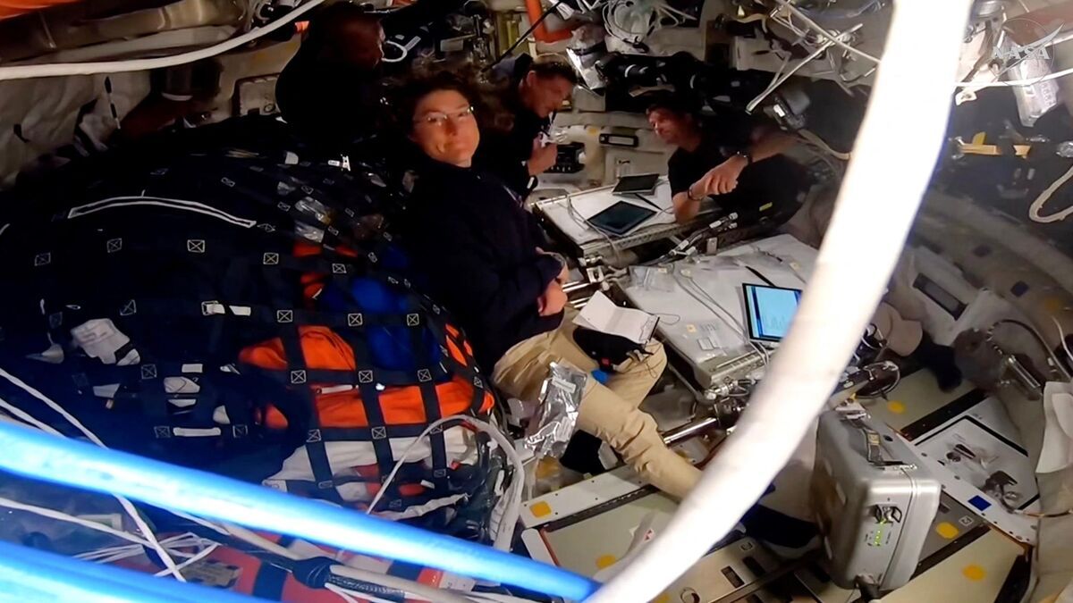 les astronautes d’artemis ii émergent après une attente angoissante