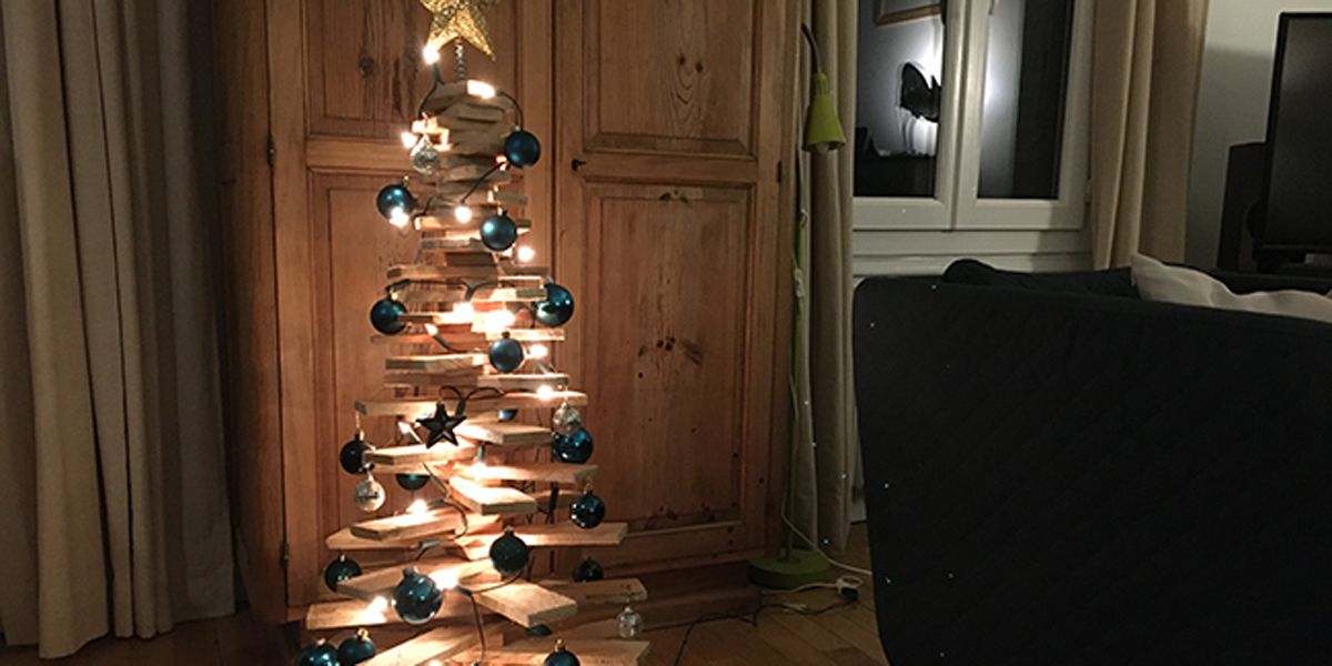 Fabriquez votre sapin de Noël en bois de palette : un guide pratique