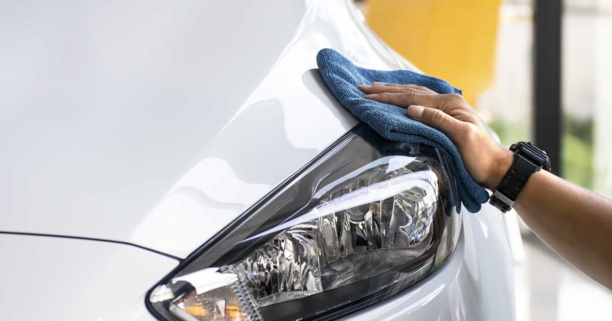 Redonnez vie aux plastiques de votre voiture avec ces astuces simples