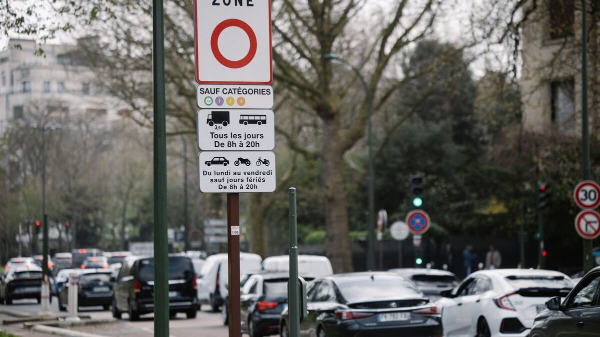 Le RN sur l'échiquier politique : un affrontement sur la loi de simplification