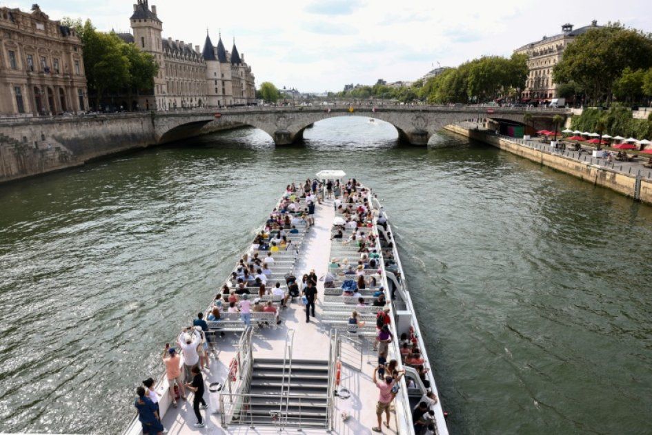 Le tourisme fluvial en plein essor : l'électrification transforme les quais