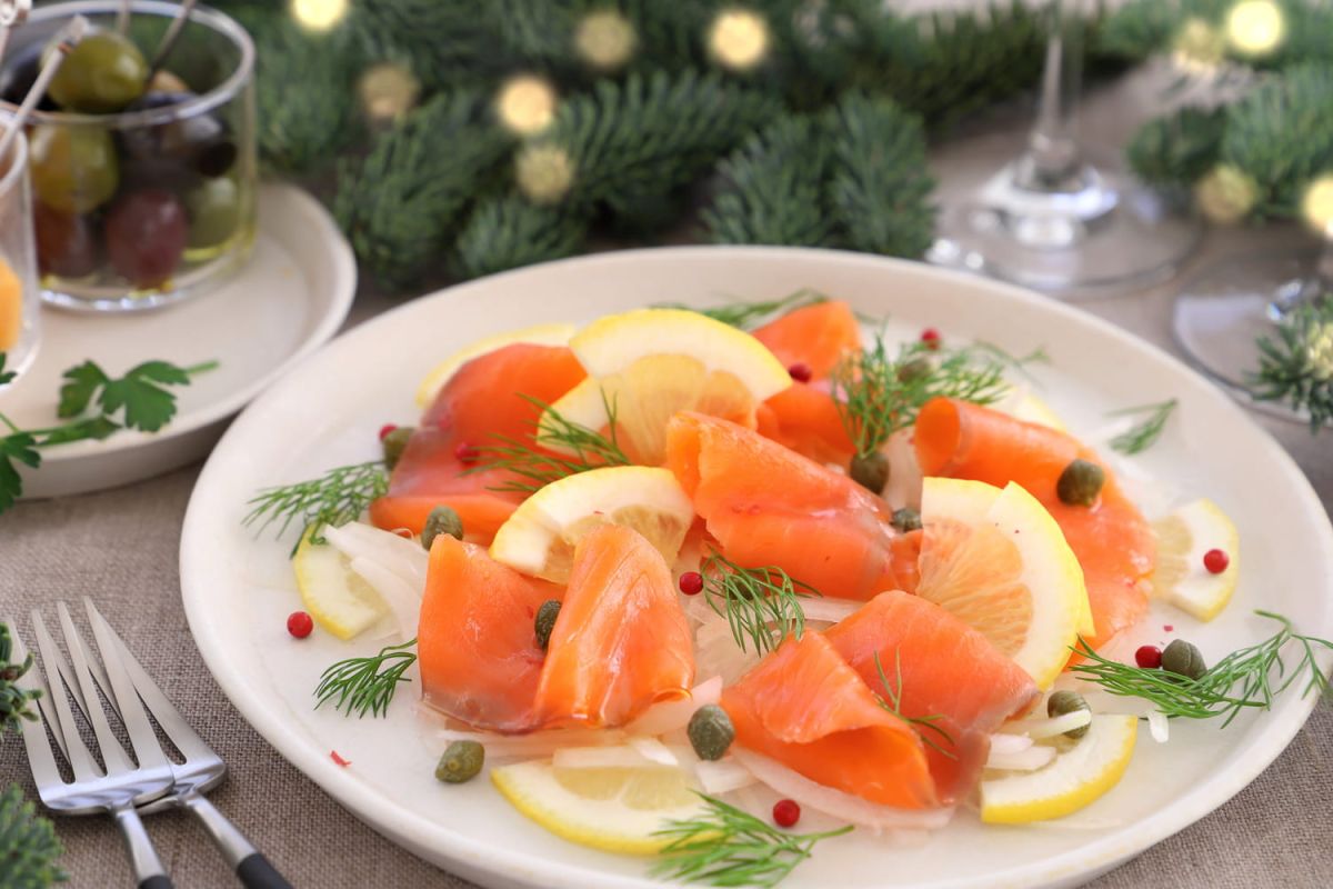 Le faux pas à éviter avec le saumon fumé selon un sommelier