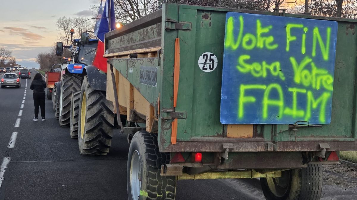 Les agriculteurs de Lyon se mobilisent contre la flambée des prix du carburant