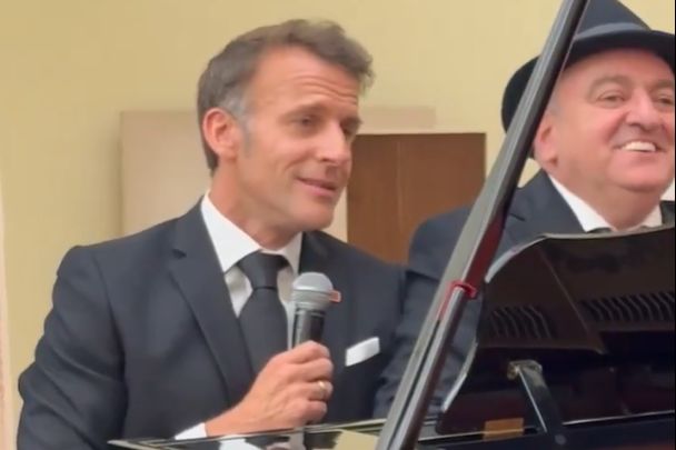 Emmanuel Macron enchante l'Arménie avec un hommage à Aznavour