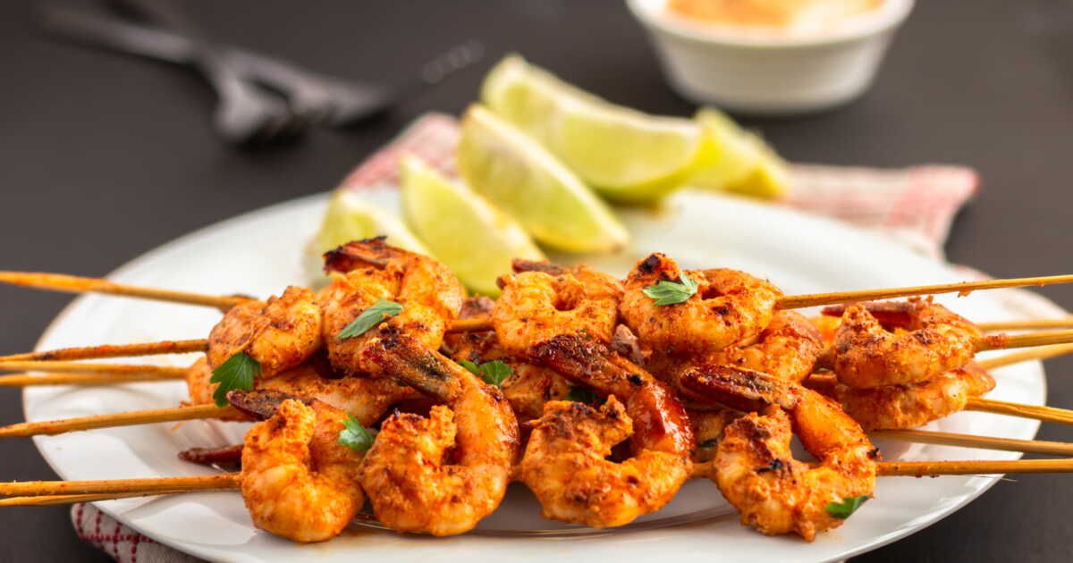 Brochettes de crevettes : 3 idées créatives pour un apéritif festif