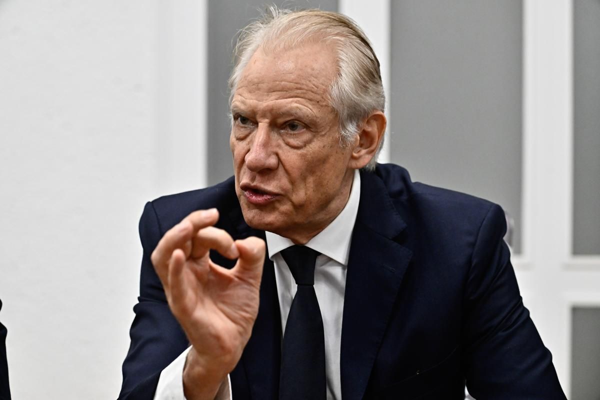 Dominique de Villepin admet une erreur sur des cadeaux controversés