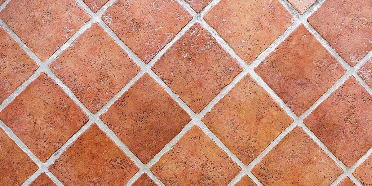 Carrelage poreux : comment éviter les taches et l'entretenir efficacement