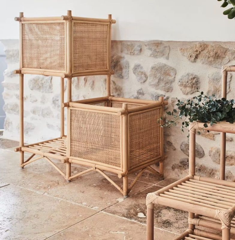 Apportez une touche bohème à votre jardin avec la sellette porte-plante en rotin à -60 %