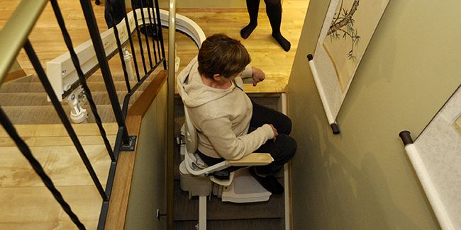 Guide d'achat d'un monte-escalier d'occasion : économiser en toute sécurité