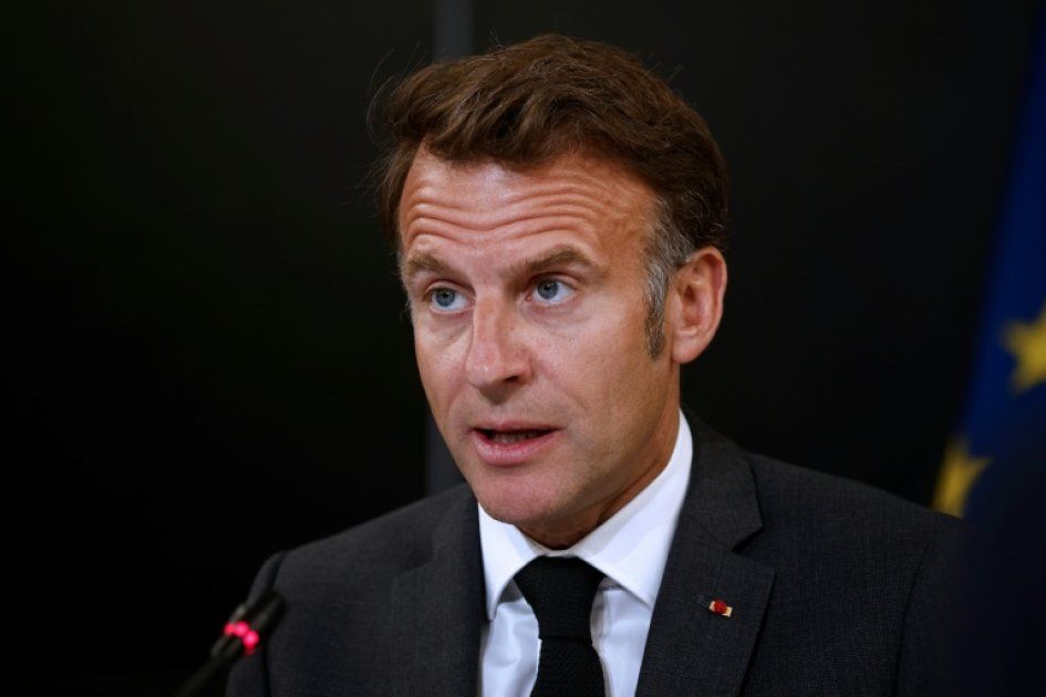 Macron alerte sur l'écologie, cible des extrêmes et enjeu crucial