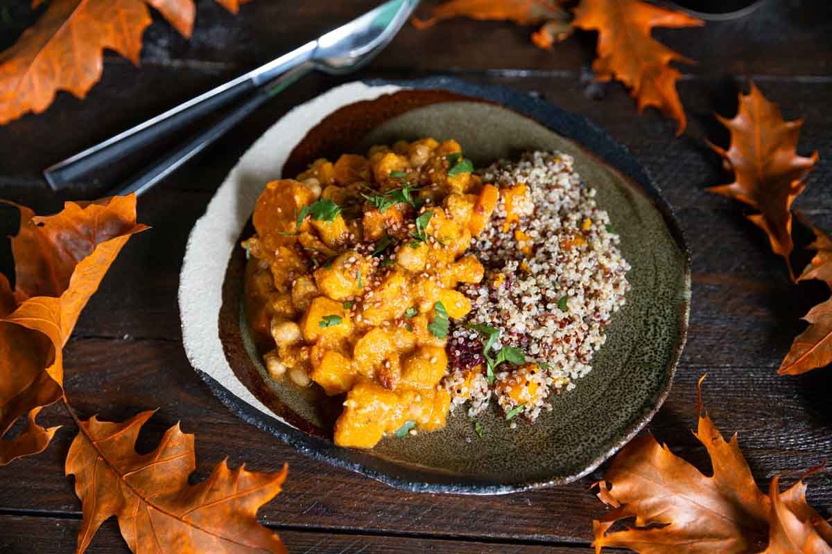 Curry de patates douces et carottes aux cacahuètes