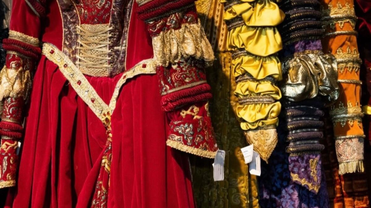 L'Opéra de Paris lance une vente unique de costumes à partir de 2 euros