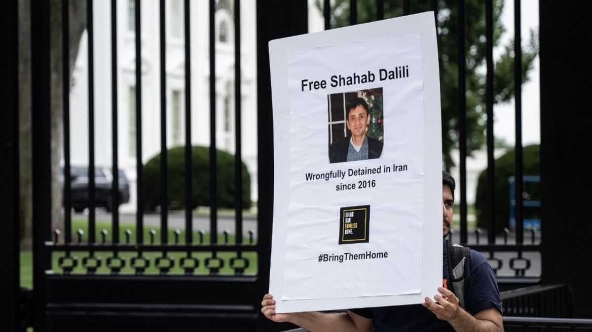 Un détenu iranien retrouve la liberté après dix ans de détention