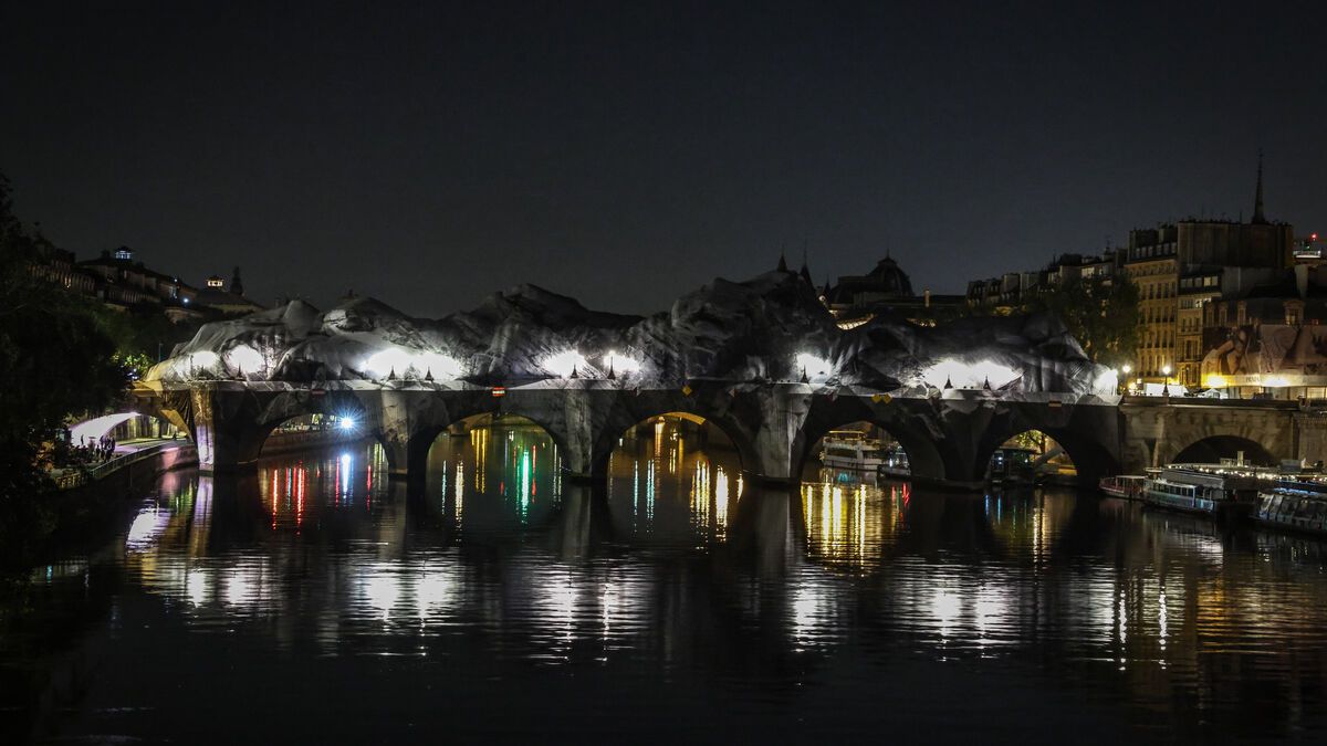 La métamorphose spectaculaire du Pont Neuf : la caverne de JR dévoilée