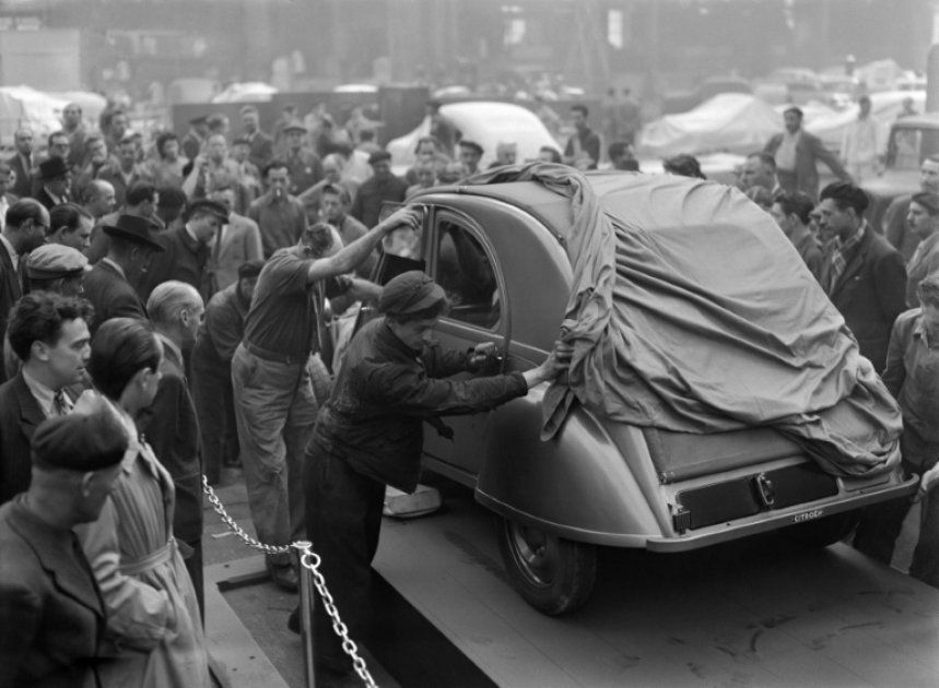 La 2CV fait son grand retour en version électrique