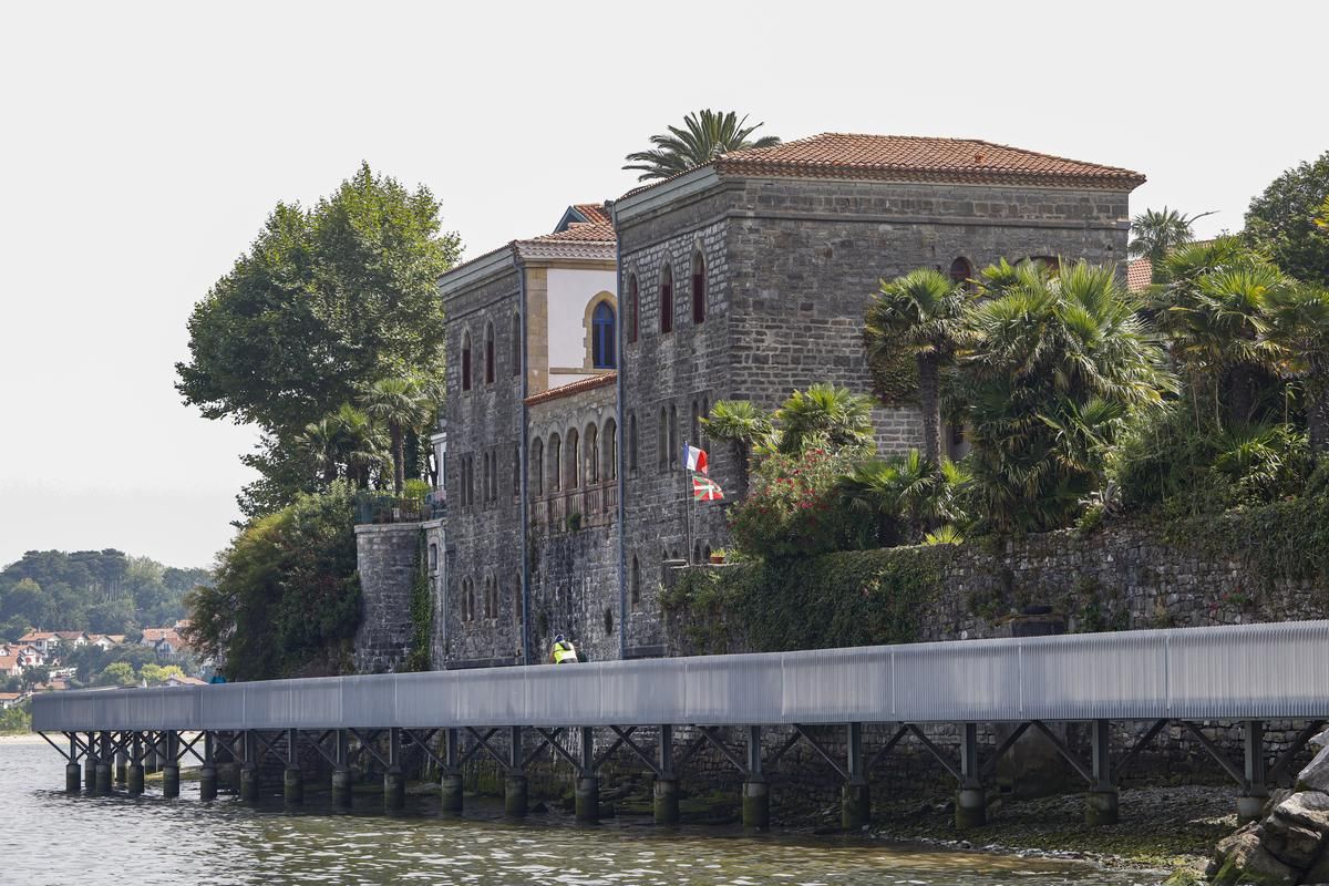 Un homme ivre s'invite à la villa Mauresque d'Hendaye et dévalise le frigo