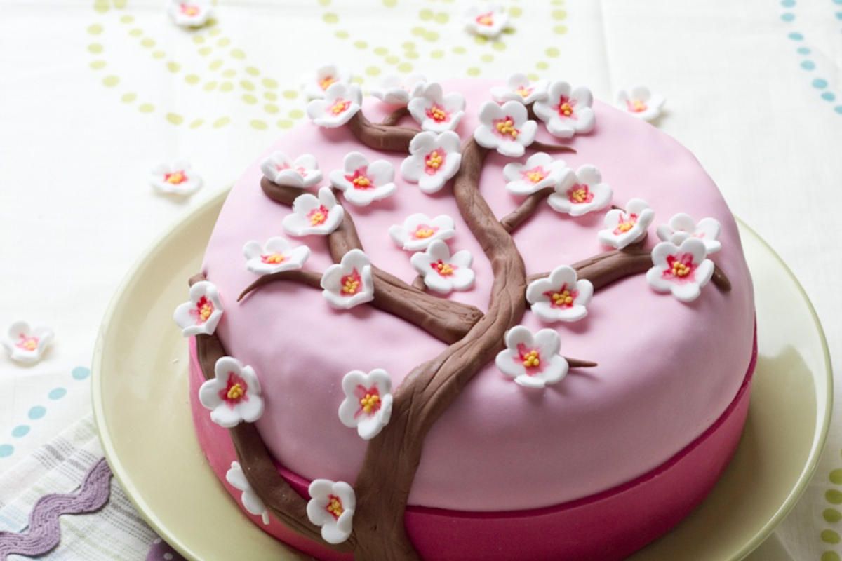 Un cherry blossom cake pour célébrer le printemps et éveiller vos sens