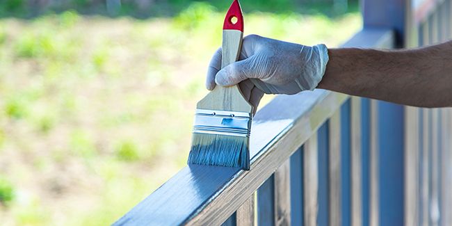 Choisir et appliquer la peinture pour bois extérieur : le guide complet