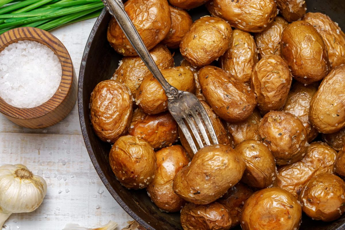 découvrez la recette irrésistible des pommes de terre grenaille au airfryer