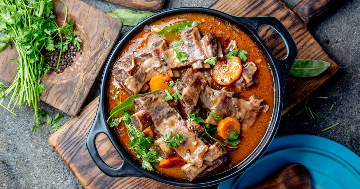 Des recettes réconfortantes de viandes en sauce pour un automne savoureux