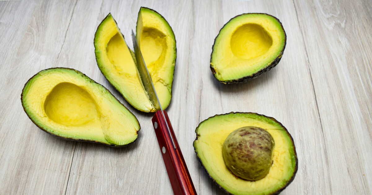 la méthode infaillible du riz pour faire mûrir vos avocats en un temps record