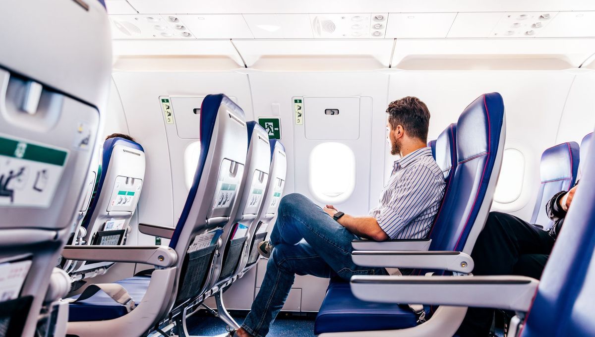 Les gestes de sécurité indispensables en avion : comprendre leur importance