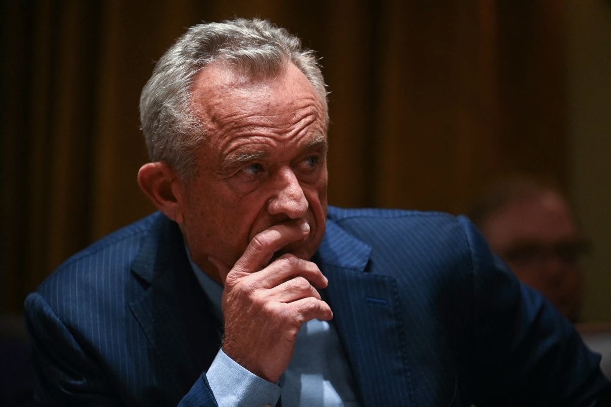Robert Kennedy Jr filme une rencontre surprenante avec des serpents
