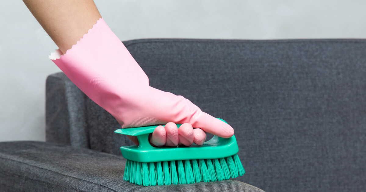 5 erreurs courantes à éviter pour un canapé en tissu impeccable