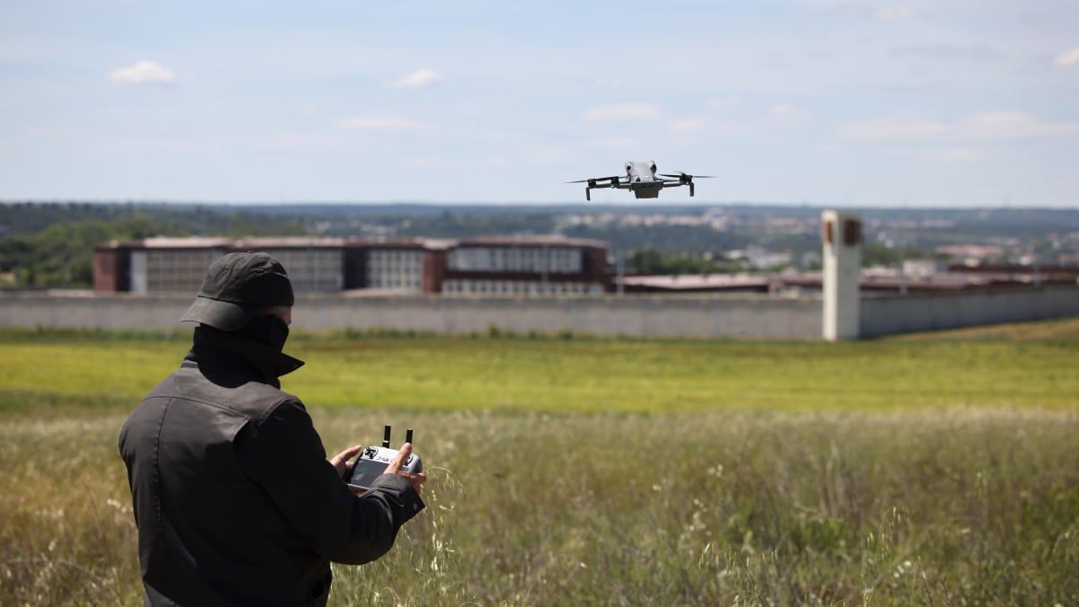 Drones de livraison : une nuit mouvementée aux portes de la prison de Luynes