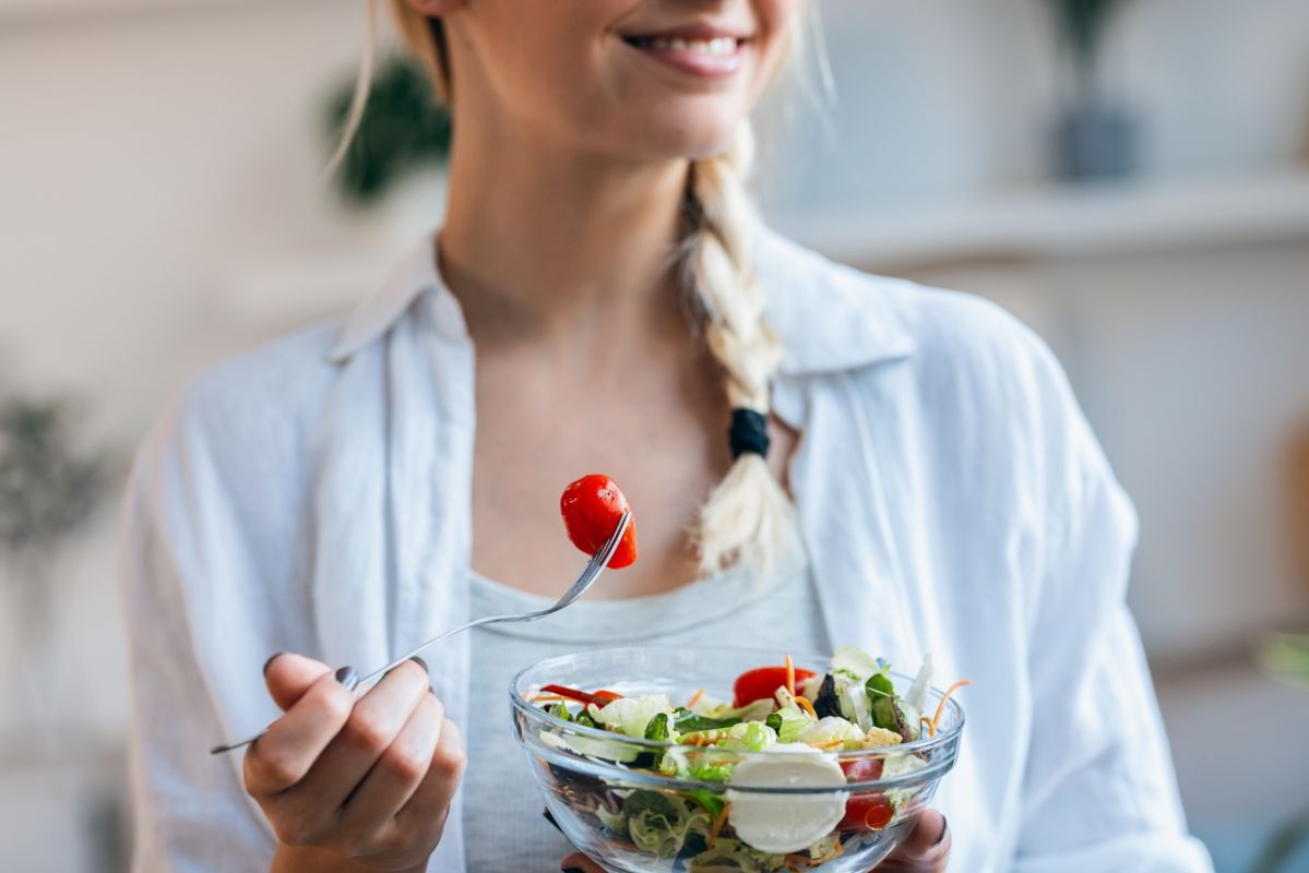 les salades du soir : un choix à éviter pour mieux dormir