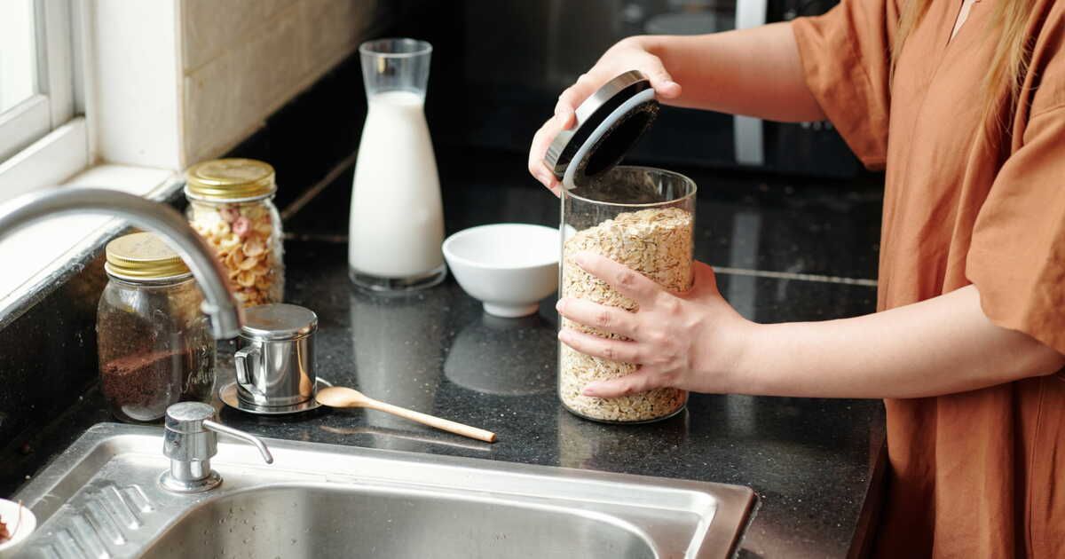 Les mites alimentaires et leur intrusion silencieuse dans nos cuisines