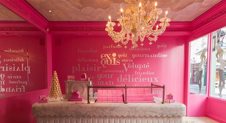 Ladurée dévoile un pop-up store sensoriel au cœur de Paris