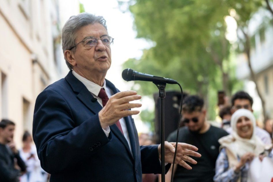 Mélenchon démarre en force sa campagne à Saint-Denis