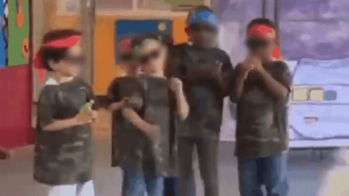 Une vidéo d'élèves en tenue militaire dans une maternelle de Seine-Saint-Denis fait polémique