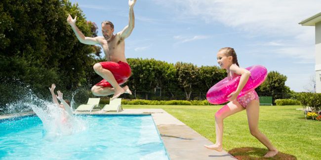 Construire une piscine : guide complet de la conception à la baignade