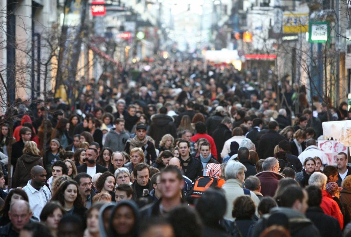 La France vers 69,8 millions d'habitants : entre espoirs et défis démographiques