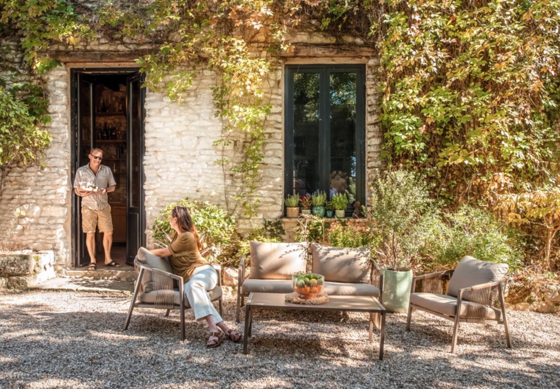 Transformez votre jardin en havre de paix avec le salon HÉLIOS en promo