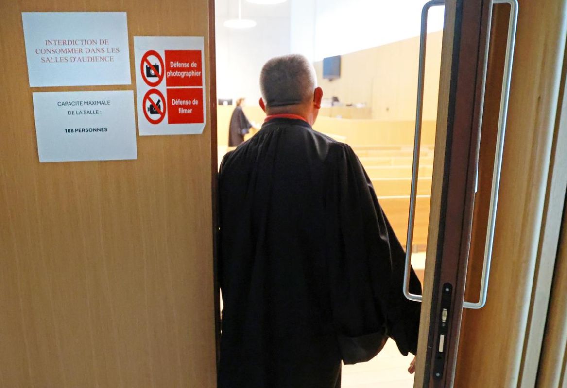 Des peines de prison sévères demandées pour le vol d'éditions rares de Pouchkine