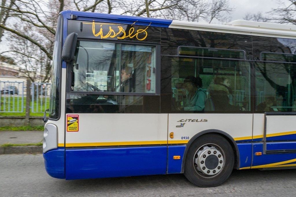 Un acte de folie à Colomiers : un homme arrose un bus d'essence et menace d'y mettre le feu