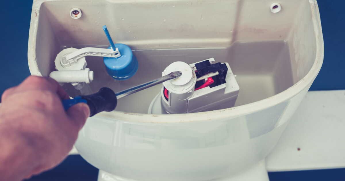 les astuces pour stopper une fuite de chasse d'eau facilement