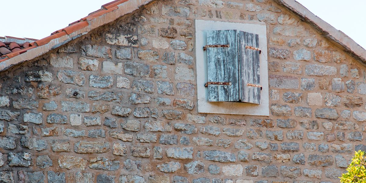Isoler un mur en pierre : Découvrez les meilleures solutions