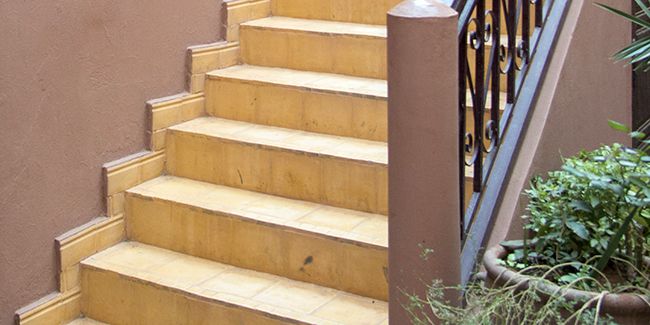 Guide pour choisir le carrelage d'escalier extérieur