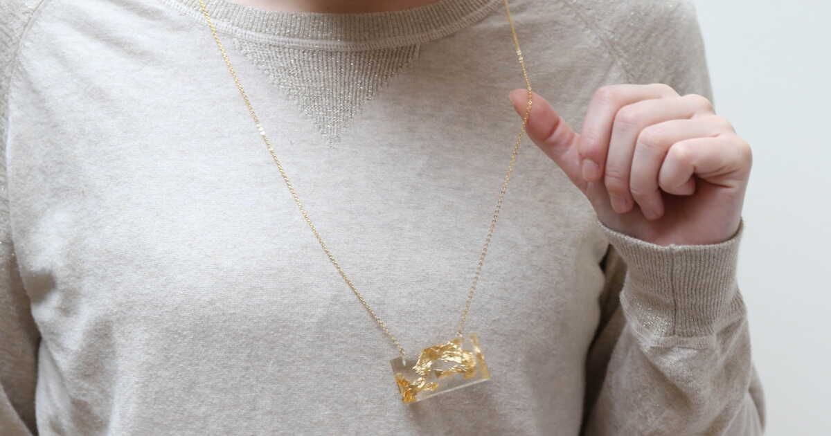 Créer un collier en résine : un guide étape par étape
