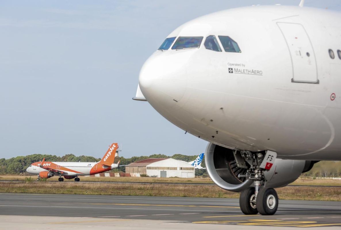 Un feu de végétation maîtrisé près de l'aéroport de Bordeaux-Mérignac